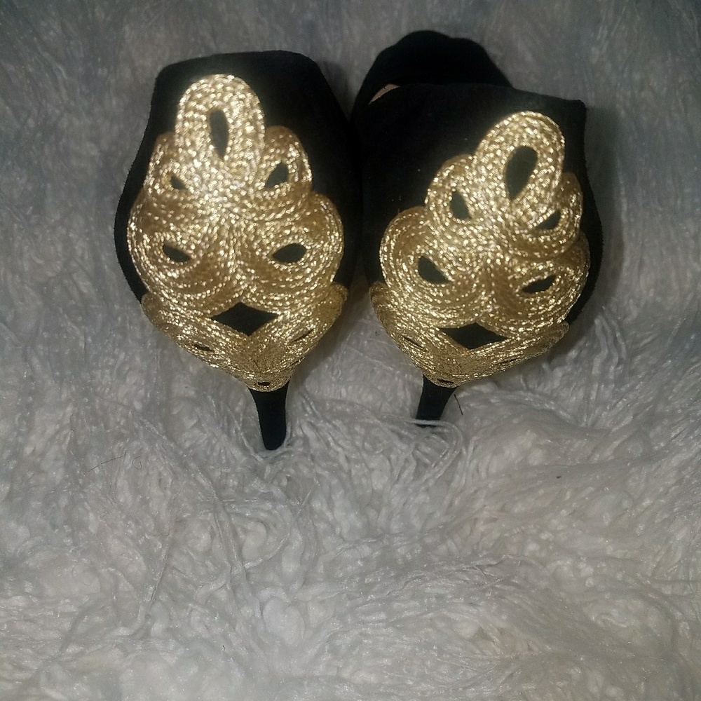 Brian Atwood Pumps
